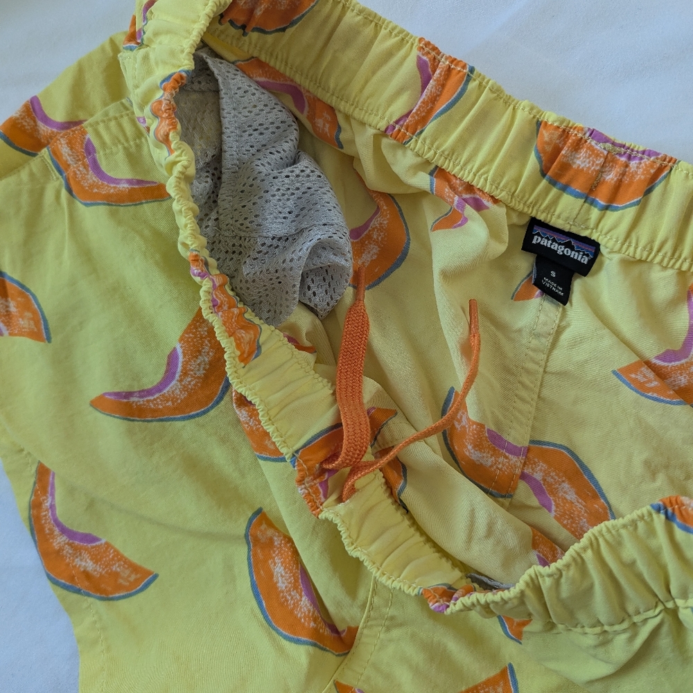 Patagonia Women's Baggies 2.5" Cantaloupe Shorts - Picture 5 of 7